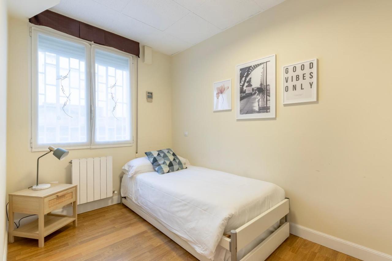 Akomodat En Apartamento En El Centro De Bilbao Con Parking Luaran gambar