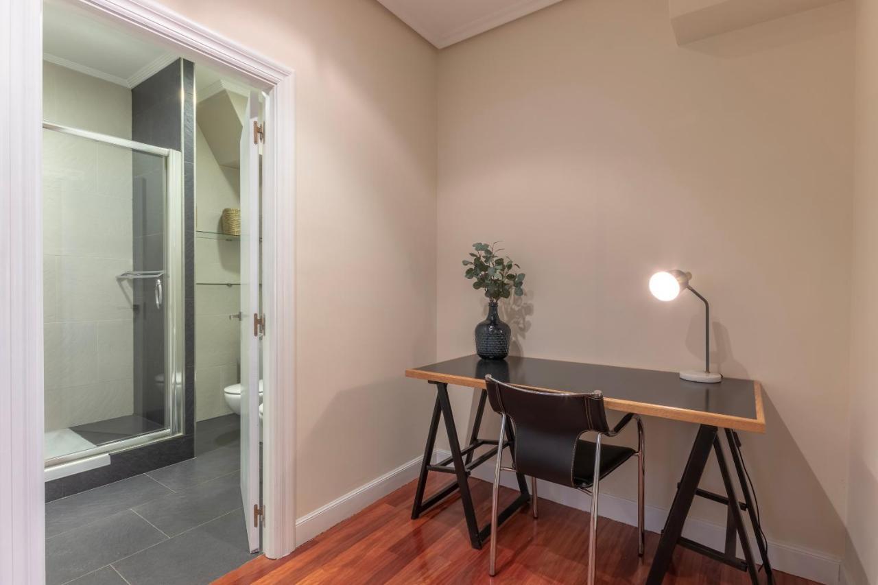 Akomodat En Apartamento En El Centro De Bilbao Con Parking Luaran gambar
